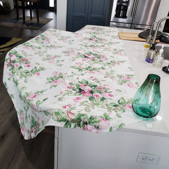 Shabby Chic Spring Summer Cabbage Roses Flowers Cotton Tablecloth 54x112" Oblong - Picture 5 of 15